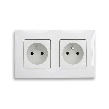 Legrand - Priză dublă pentru uz casnic cu ramă NILOE 250V albă