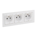 Legrand - Priză triplă de exterior pentru locuință cu ramă NILOE STEP 250V IP44 albă