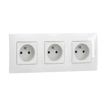 Legrand - Priză triplă pentru uz casnic cu ramă NILOE 250V albă
