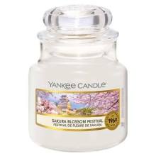 Lumânare parfumată SAKURA BLOSSOM FESTIVAL mică 104g 20-30 de ore Yankee Candle