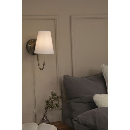 Markslöjd 108908 - Aplică de perete AMAR 1xE14/40W/230V albă/alamă