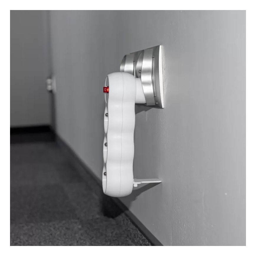 Multipriză cu întrerupător, 3 prize