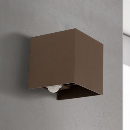 CUBE-S – Aplică de exterior LED, 13W, 230V, IP54, cu senzori de mișcare și de crepuscul, maro