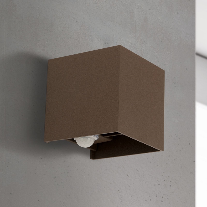 CUBE-S – Aplică de exterior LED, 13W, 230V, IP54, cu senzori de mișcare și de crepuscul, maro