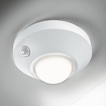 Osram - Lampă LED de orientare cu senzor NIGHTLUX LED/2W/3xAA albă