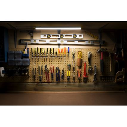 Osram - Lampă LED pentru mobilier BATTEN cu senzor de mișcare, 4 W, 230 V, 3000 K (lumină caldă), 32 cm, albă