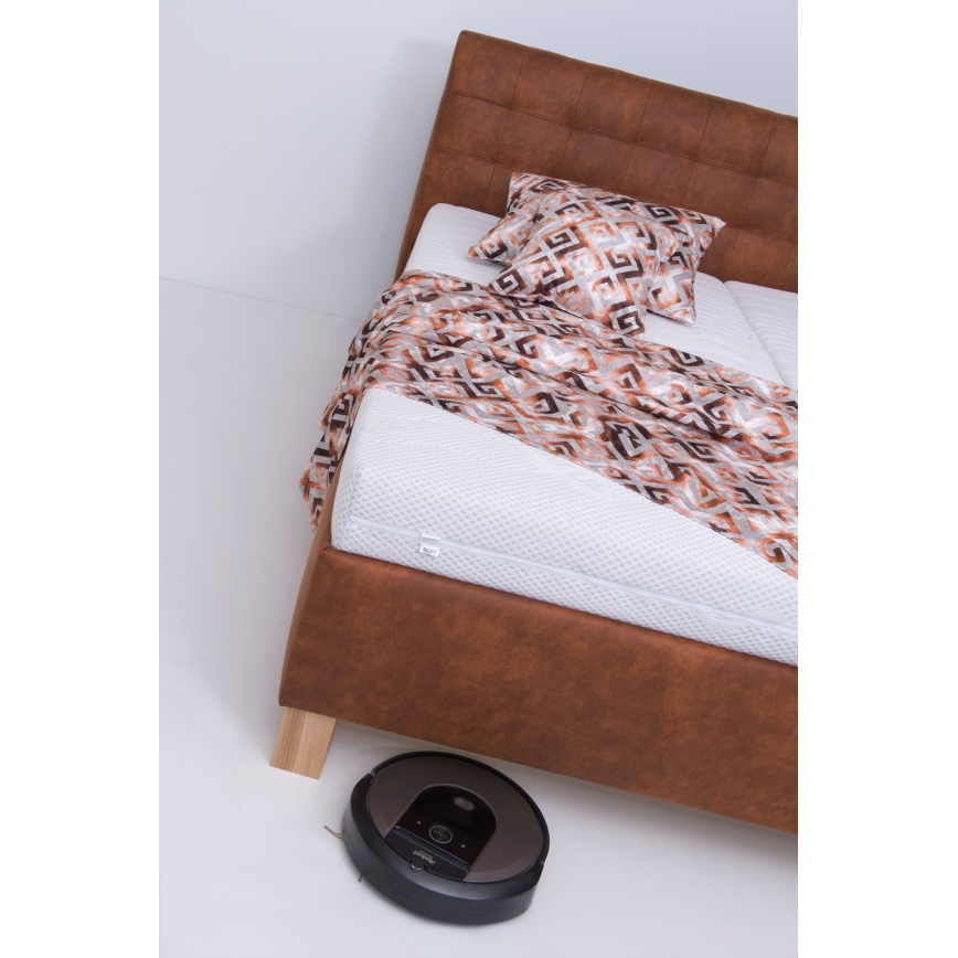 Pat tapițat VIOLET 180x200 cm cu saltea și spațiu de depozitare, maro coniac