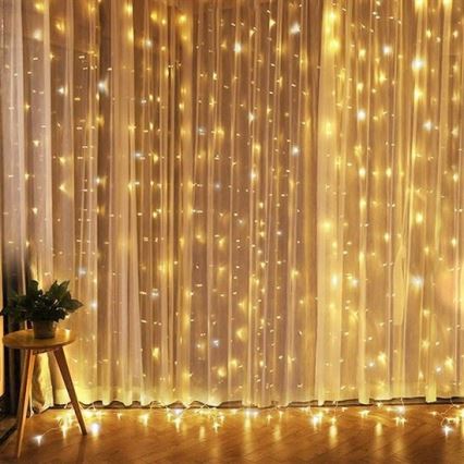 Perdea LED, alimentare 3xAA