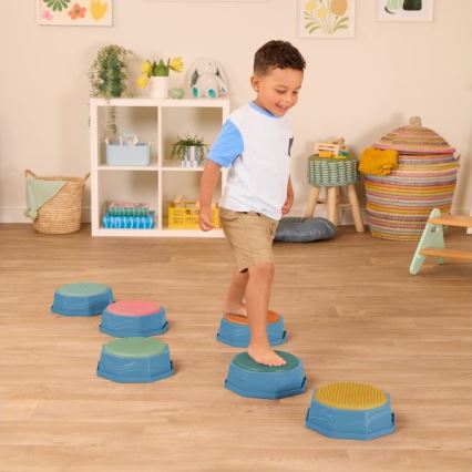 Pietre de echilibru pentru copii B-Toys BALANCE & HOP 6 buc.
