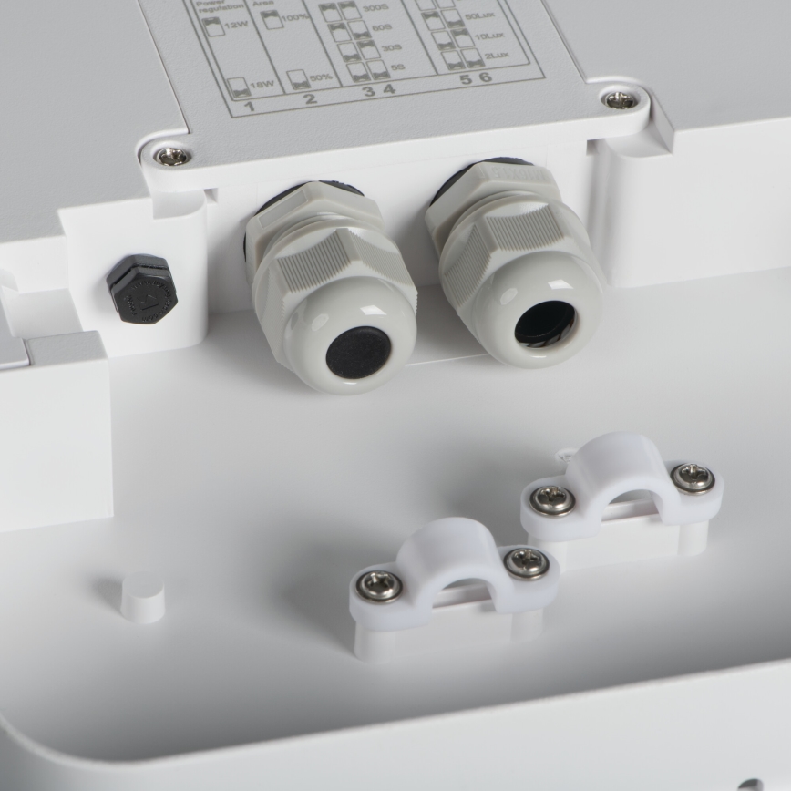 Plafonieră LED de exterior cu senzor de mișcare BENO LED/24/30W/230V 3000/3500/4000K IP65 alb pătrat