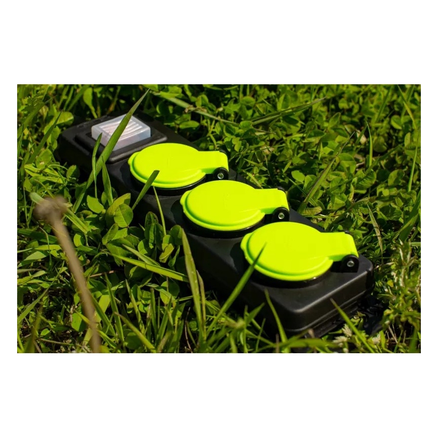 Prelungitor 20m cu 3 prize și întrerupător IP44