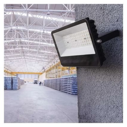 Proiector LED AVENO LED/48W/230V 4000K 7200 lm IP66 negru