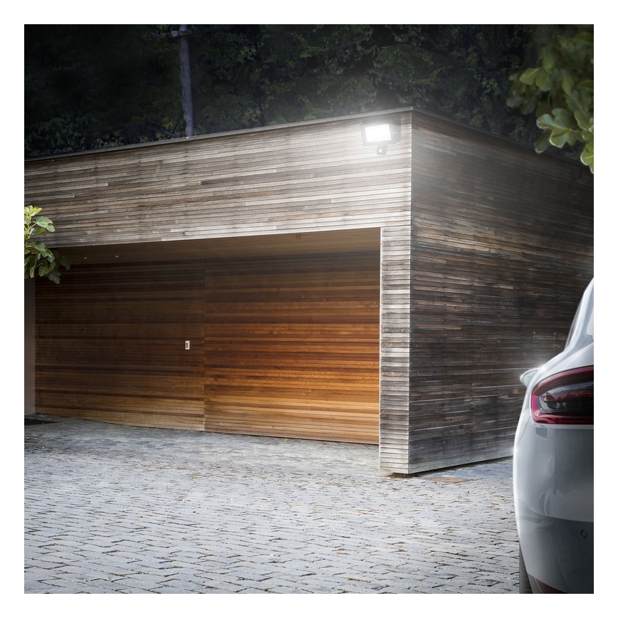 Proiector LED cu senzor de mișcare NOCTIS LUX 3, 50W, 230V, 3000K, IP44, negru