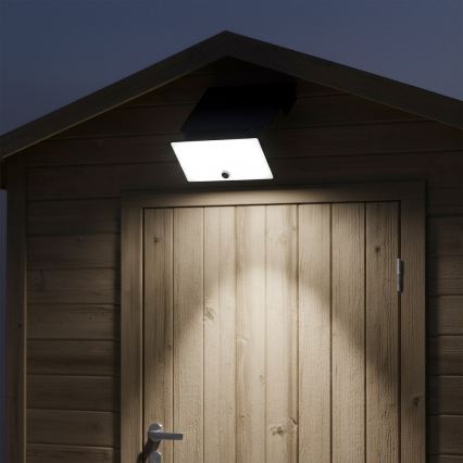 Proiector LED cu senzor și panou solar FUJI LED/8W/3,7V 2000 mAh IP44