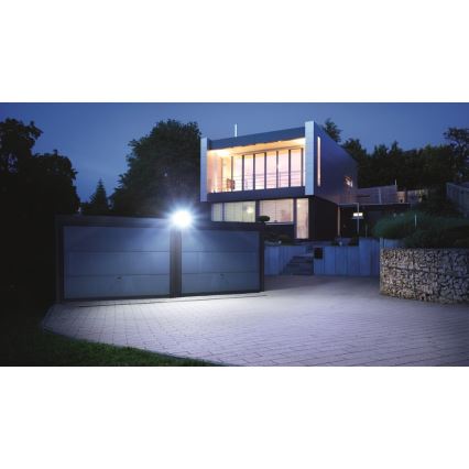 Proiector LED cu senzor STEINEL 030070 XLED Home 2 XL LED/20W/230V IP44