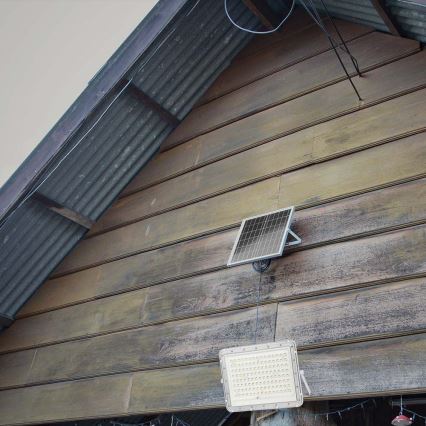 Proiector LED solar de exterior LED/20W/3,2V 4000K alb IP65 + telecomandă