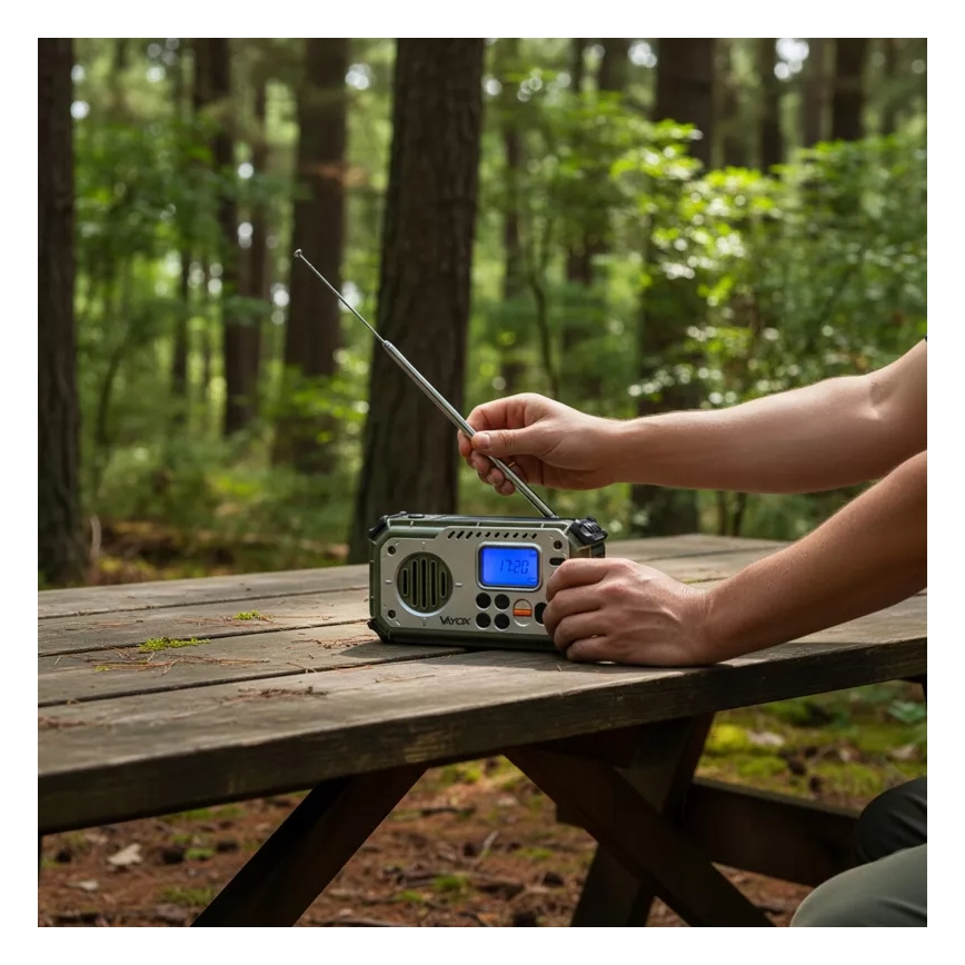 Radio de camping cu manivelă, panou solar și lanternă LED cu funcție de powerbank 5V/3xAAA/2000 mAh IPX4 verde