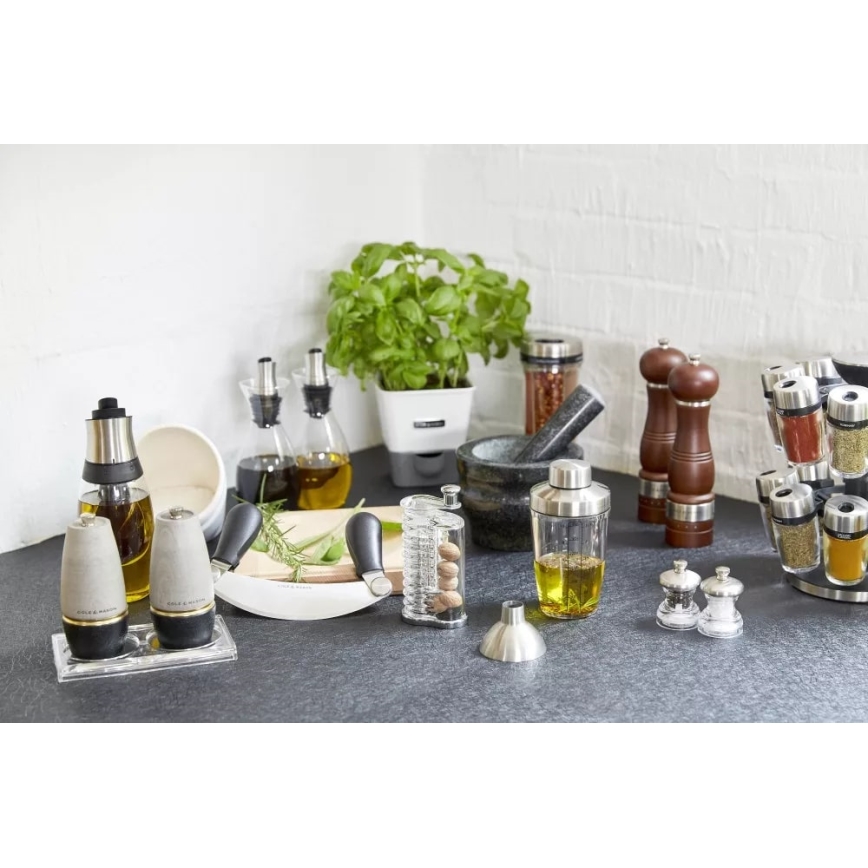 Râșniță pentru nucșoară WALLIS 14,5 cm Cole&Mason