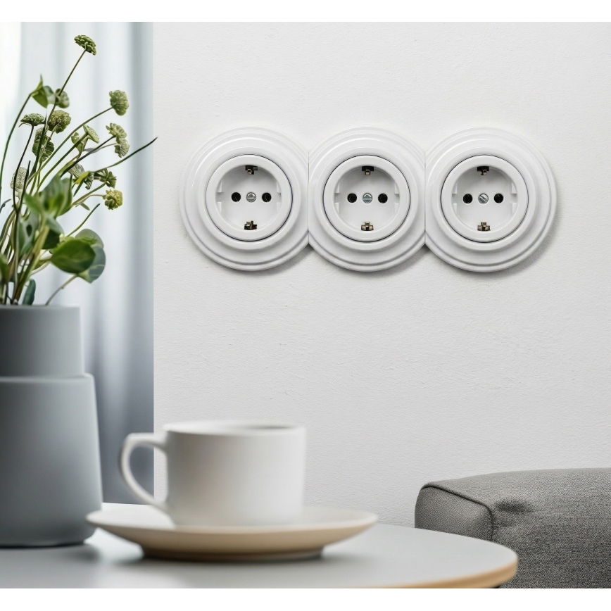 Reblig - Priză triplă retro de perete cu ramă SCHUKO 230 V, alb zăpadă