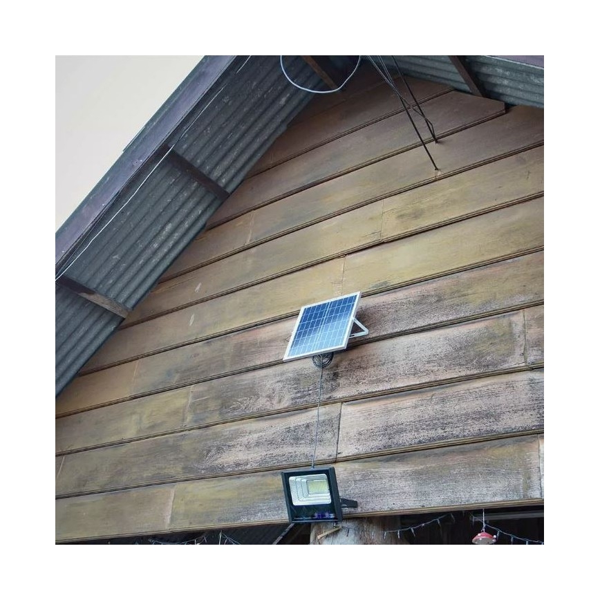 Proiector solar LED reglabil LED/12W/3,2V 6000K IP65 5000 mAh + telecomandă