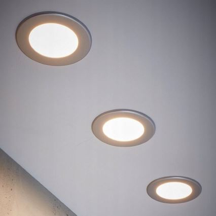 Set 3x spoturi LED încastrate pentru baie, LED/6W/230V, IP44, argintiu