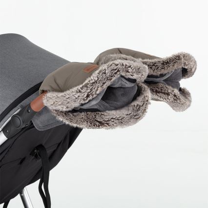 SET sac pentru cărucior 4 în 1 PETITE&MARS ARCTIC + mănuși pentru cărucior FURRY Mocha Mousse