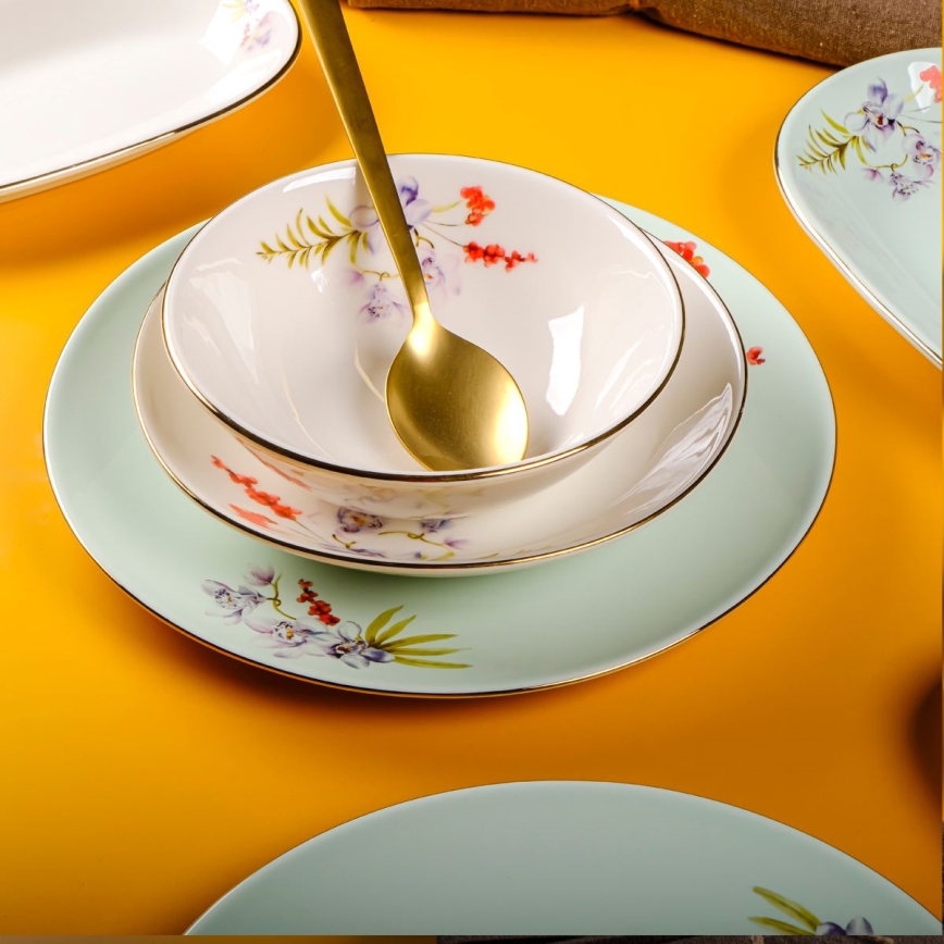 Set veselă 29 piese / porțelan multicolor