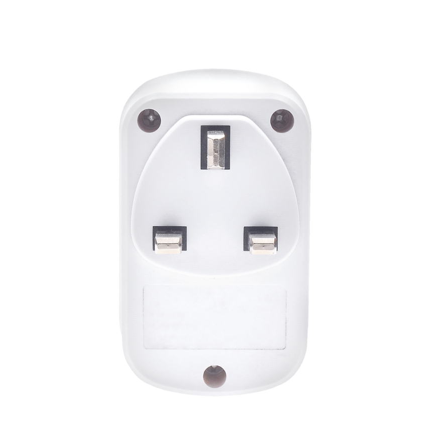 Adaptor de călătorie pentru prize UK, 230V — 2 porturi USB-A și 1 port USB-C