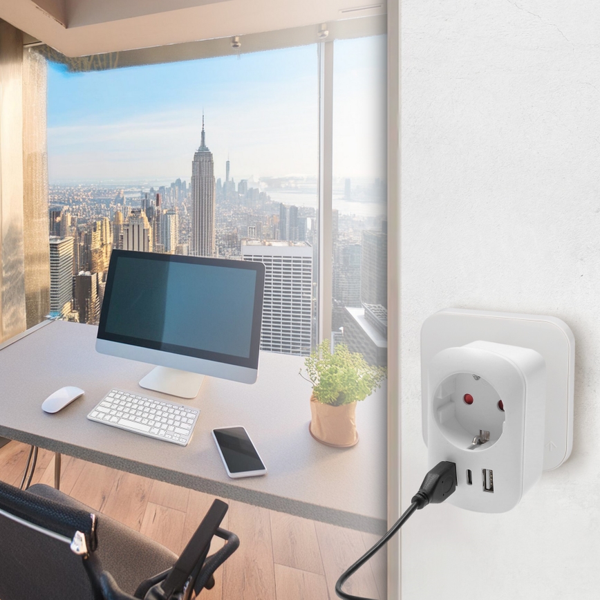 Adaptor de călătorie pentru prizele din SUA, 230 V, 2x USB-A + 1x USB-C