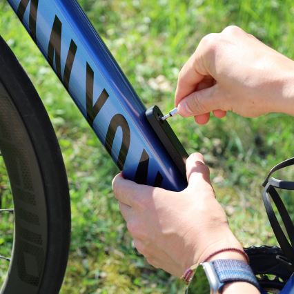 Localizator pentru bicicletă compatibil cu Apple Find My