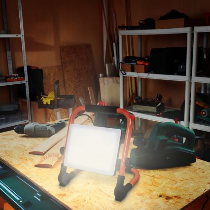 Proiector LED cu stativ, 100W, 230V, 4000K, IP65