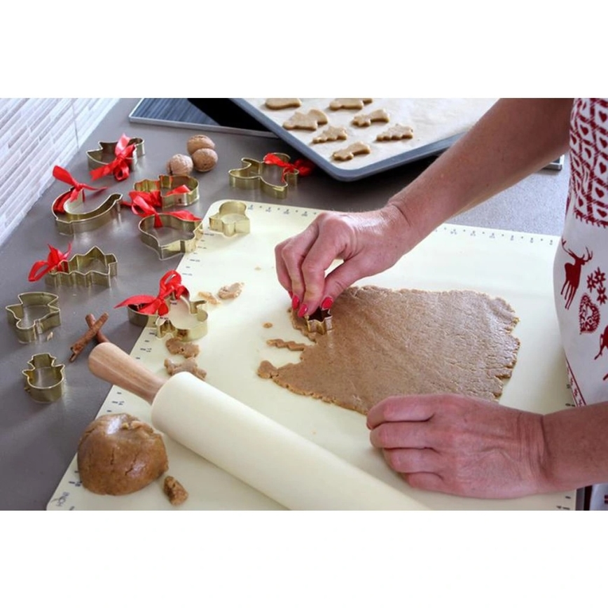 Suveică din lemn cu inserție din silicon TORO, 43 cm, crem