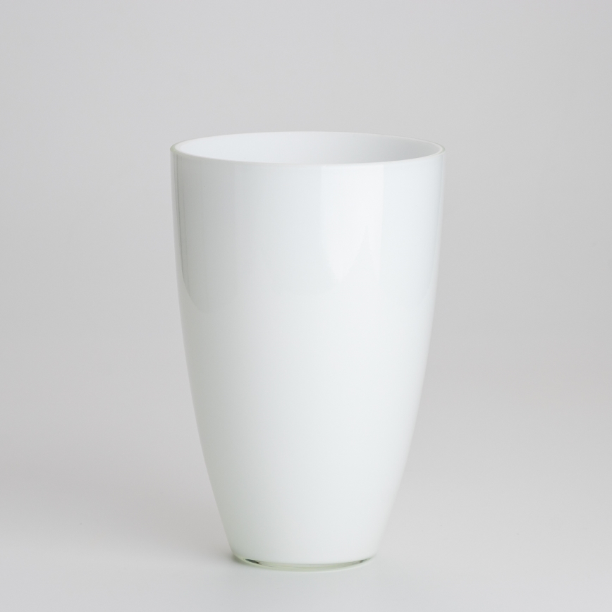 Vază albă din sticlă