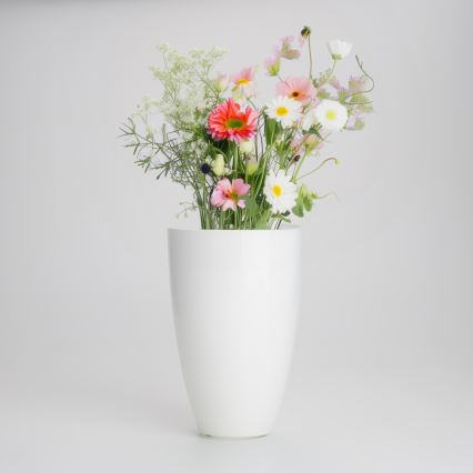 Vază albă din sticlă