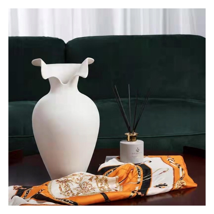 Vază ceramică albă 41,5 x 23 cm