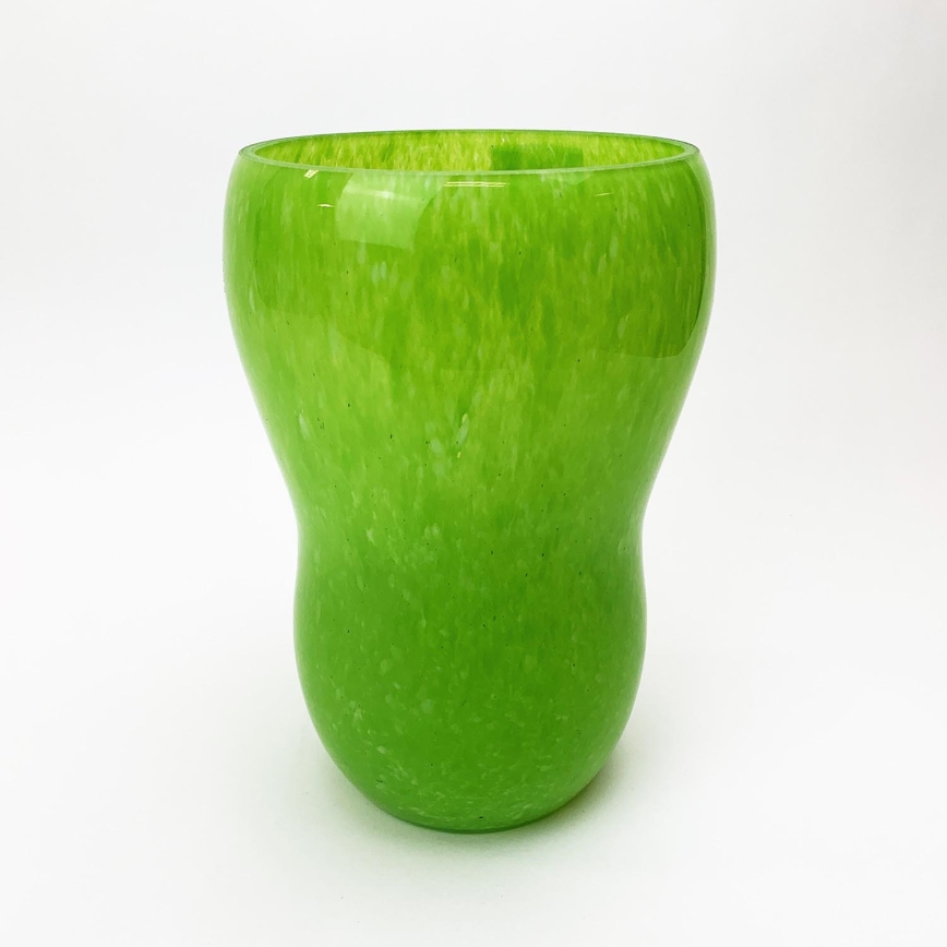 Vază din sticlă 23 cm verde