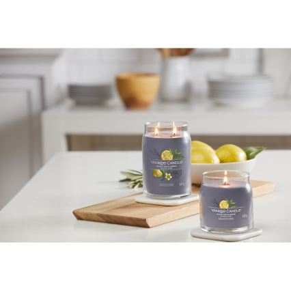 Yankee Candle - lumânare parfumată BLACK TEA & LEMON mare 567g 60-90 ore.